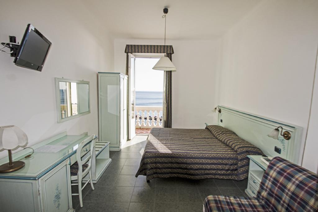 Hotel Baia Monterosso al Mare Habitación foto
